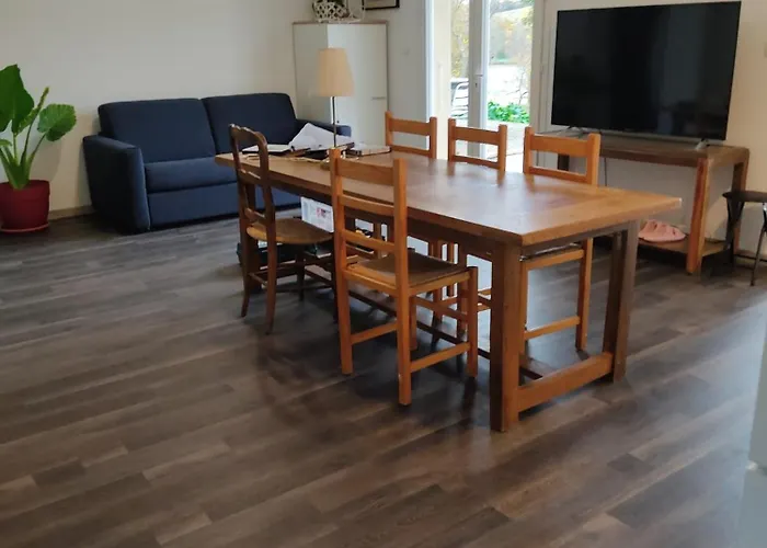 Grande Maison Avec Vue Sur Le 아파트 Saramon