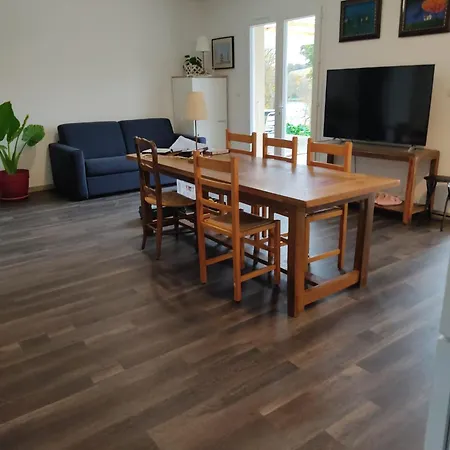 Grande Maison Avec Vue Sur Le Apartmán Saramon