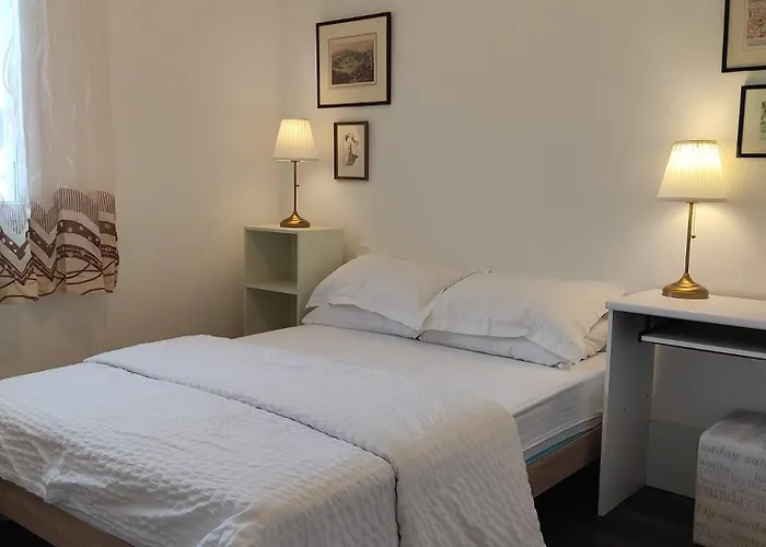 Grande Maison Avec Vue Sur Le *